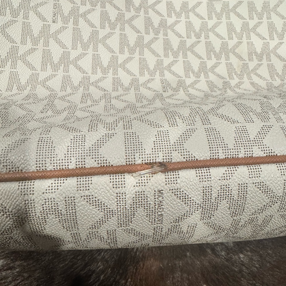 Michael Kors Cream and Tan Tote Bag Set - Picture 10 of 13